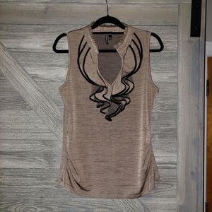 Ladies sz XL tank. (Fits closer to large)